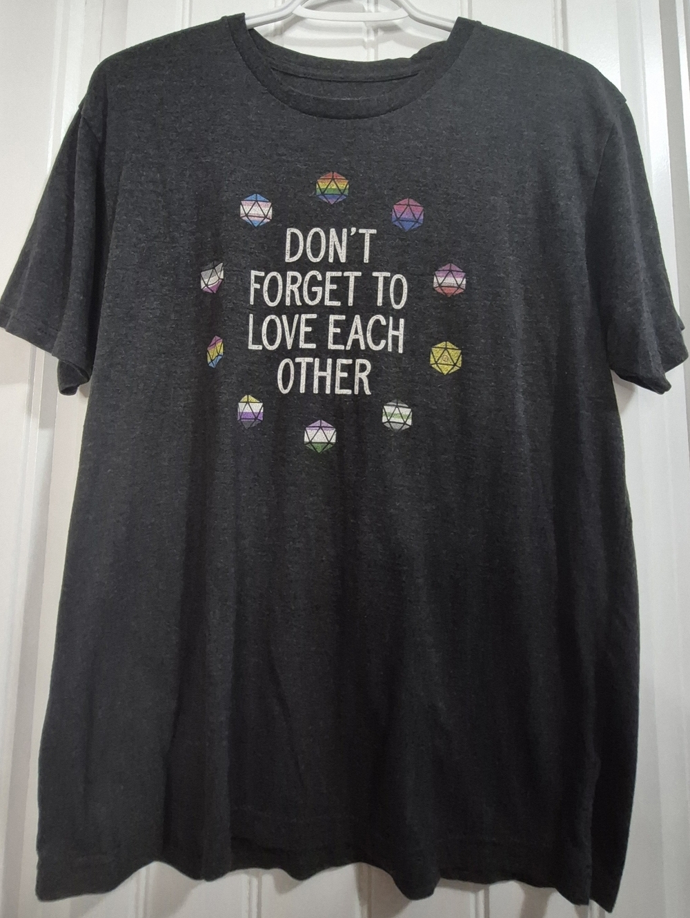 Mens Critical Role Dont Forget To Love Each Other T Short Size Medium